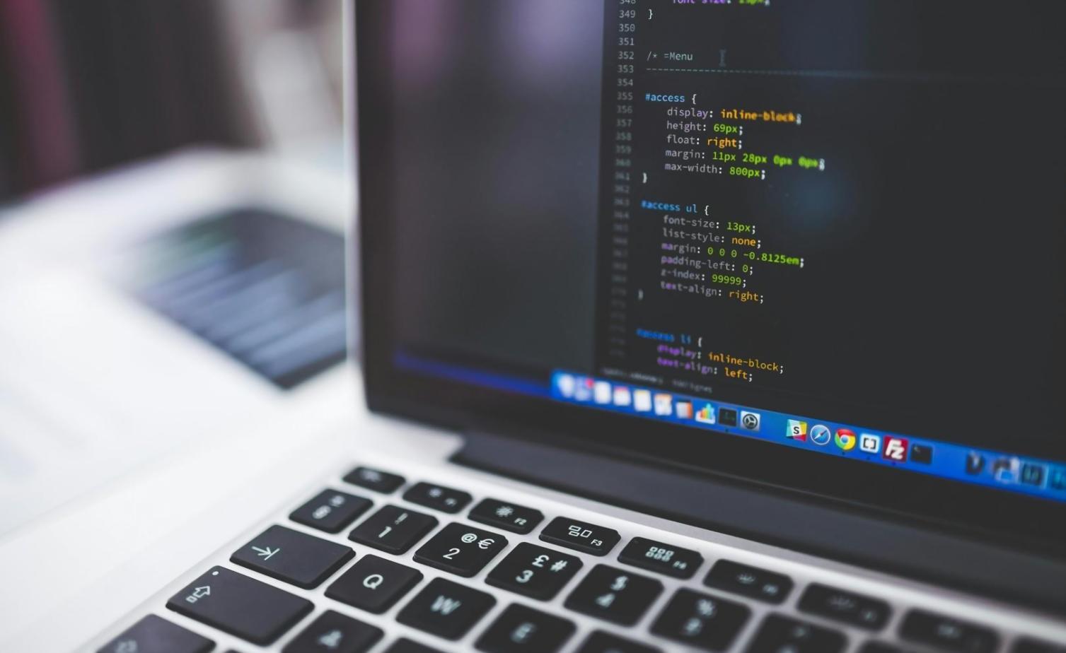 Widok automatycznego dashboardu finansowego
