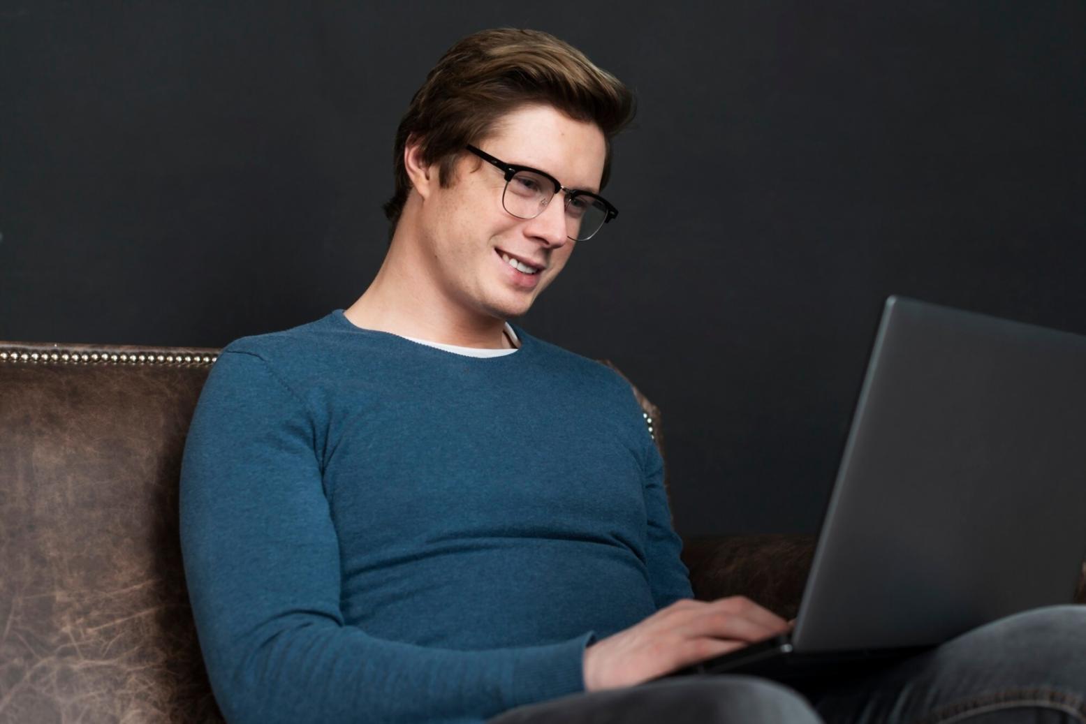 Praca z dashboardem finansowym podczas sesji mentoringowej